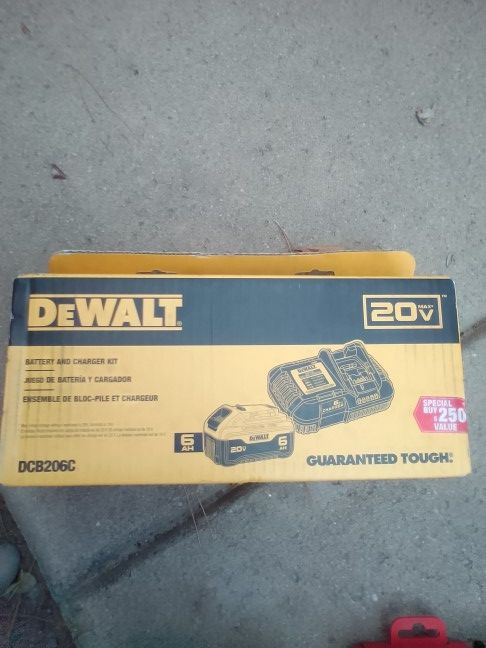 DeWalt 20V 6AH Battery And Charger Kit
