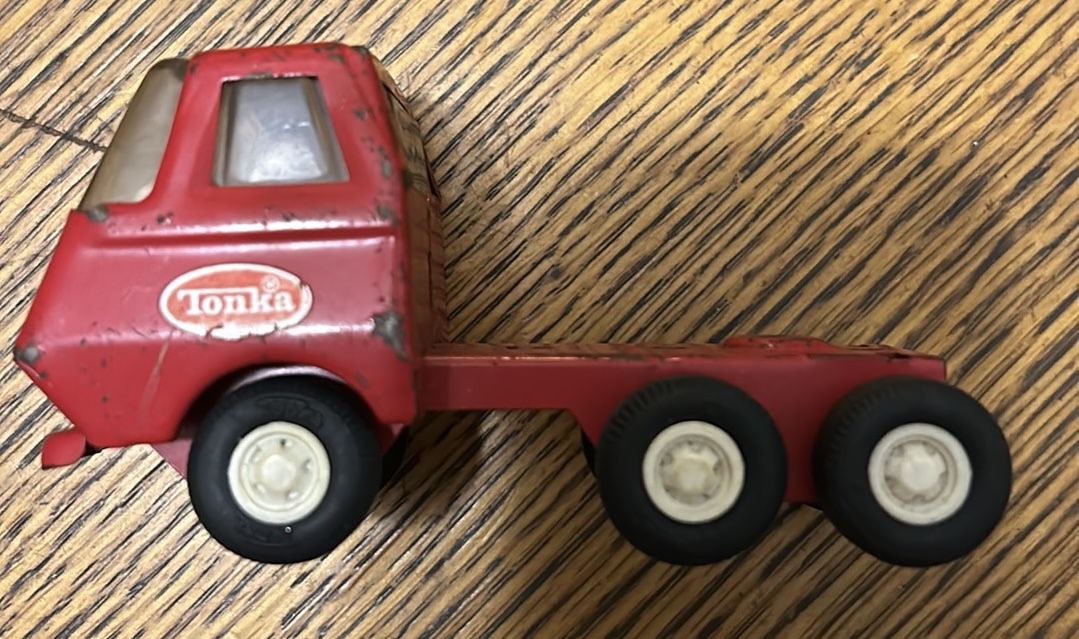 Vintage: Tonka Metal Cab Truck  - Red - No Trailer 