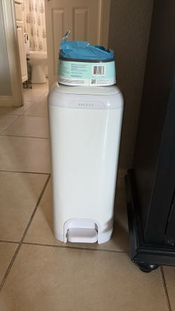 Baby genie trash can