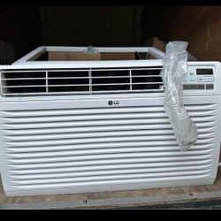 LG 14000 BTU  Air Conditioner / with remote