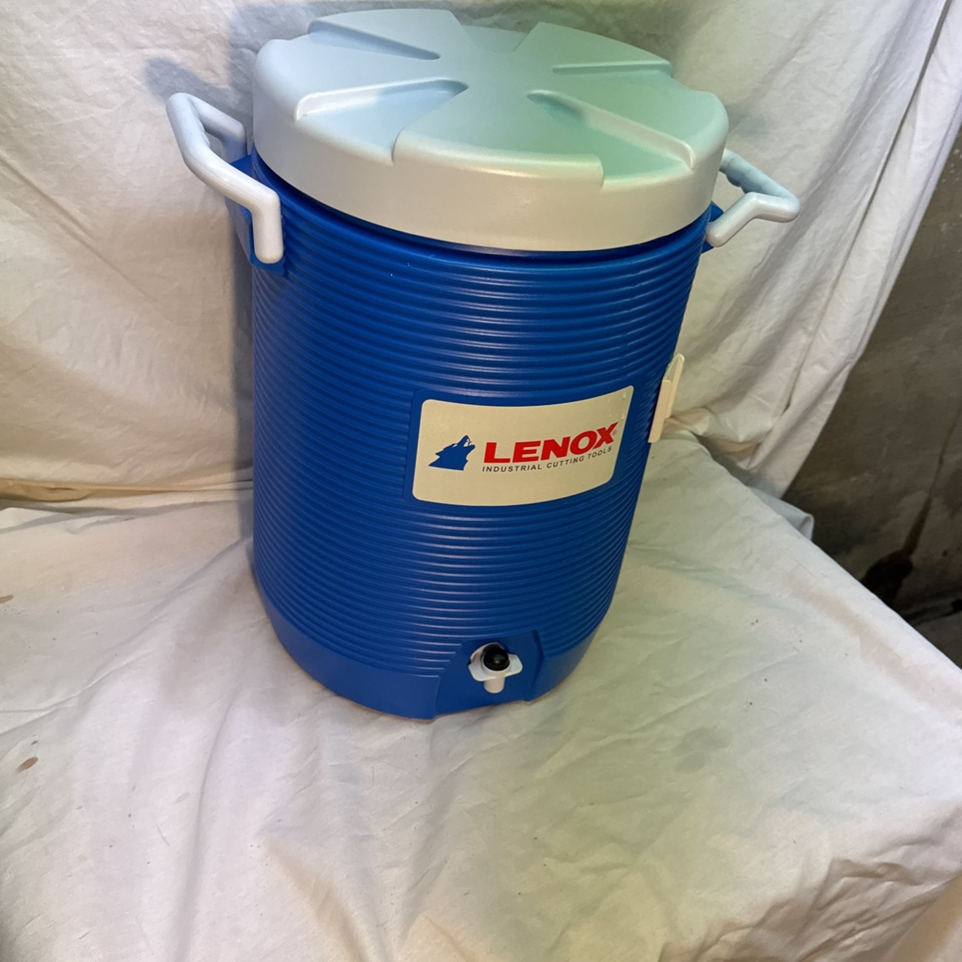 Rubbermaid 5 Gallon/20 Liter Water Cooler Lenox