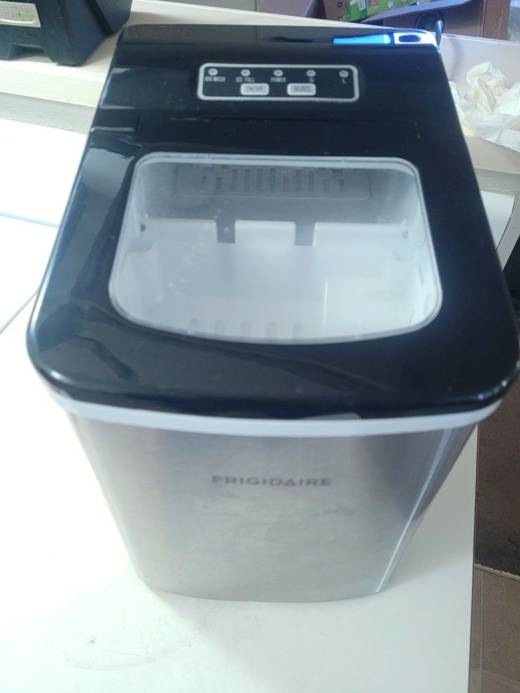 Frigidaire Ice Maker 