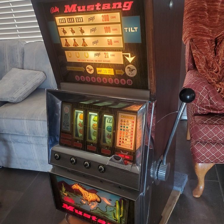Bally Mustang Slot Machine 
