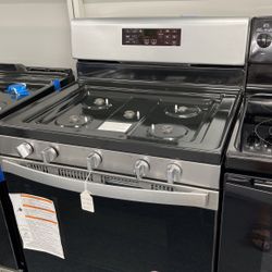 New Scratch And Dent Whirlpool 5 Burner Gas Stainless Steel Range. 1 Year Warranty 