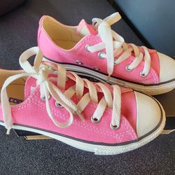 Brand New Youth Converse Chuck Low Top Size 11.5