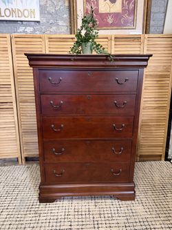 Broyhill Dresser