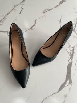 Crown & Ivy Black Pointed Toe Heels Size 8 | Classic Pumps | Like New