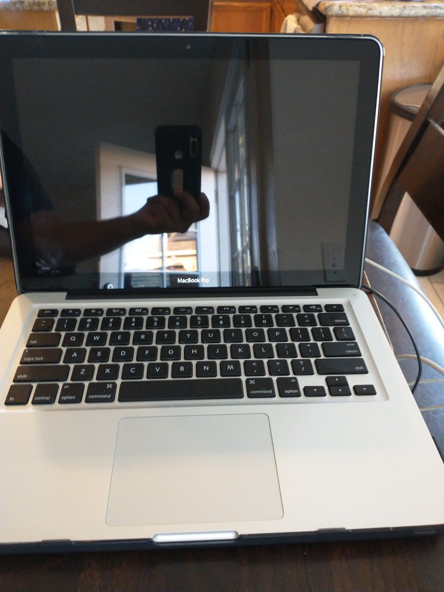 Silver MacBook Pro 