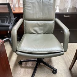 Executive office chair 
