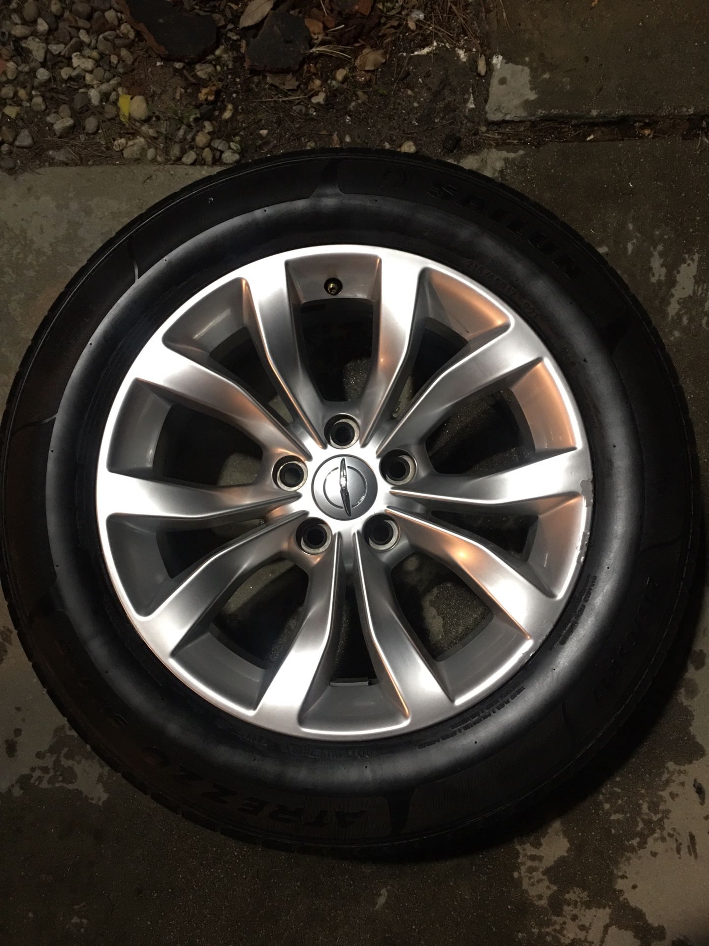 2015 Chrysler 300 wheels