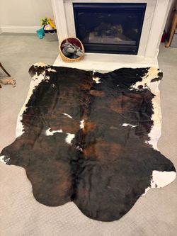 XL Genuine Colombian Cowhide Rug – 7'8" x 7'2" – Brand New