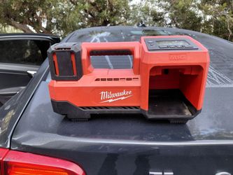 Milwaukee Inflator