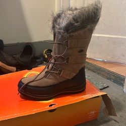 Woman’s Lugz Boot