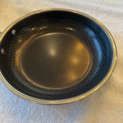 Hexclad 3 piece frying pan set