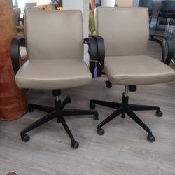 Beige. Swivel Chairs