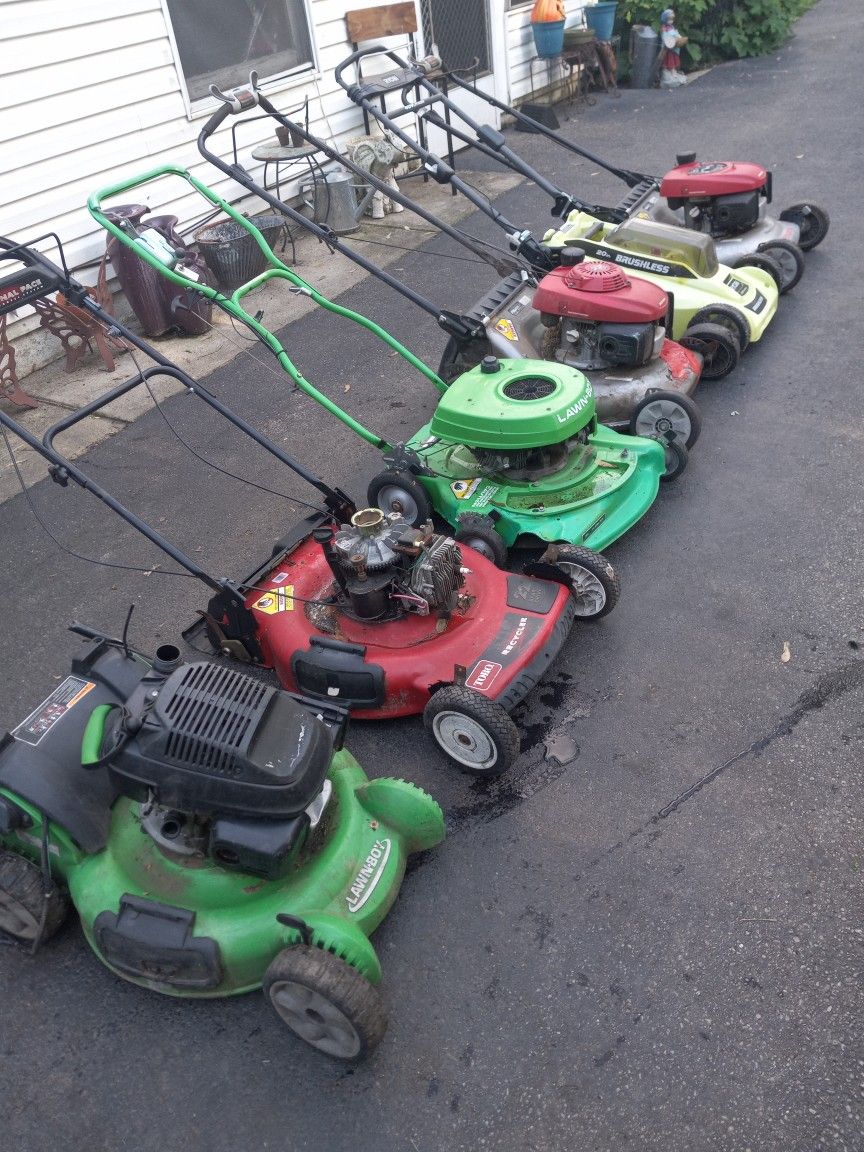 8 Used Lawnmowers and
7 Used Weedeaters Different Brands
1 MTD Snowblower Complete
1 gas powered blower
ALL FOR PARTS.
