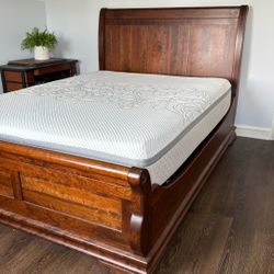 Queen Sleigh Bed
