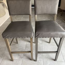 2 Bar Stools 