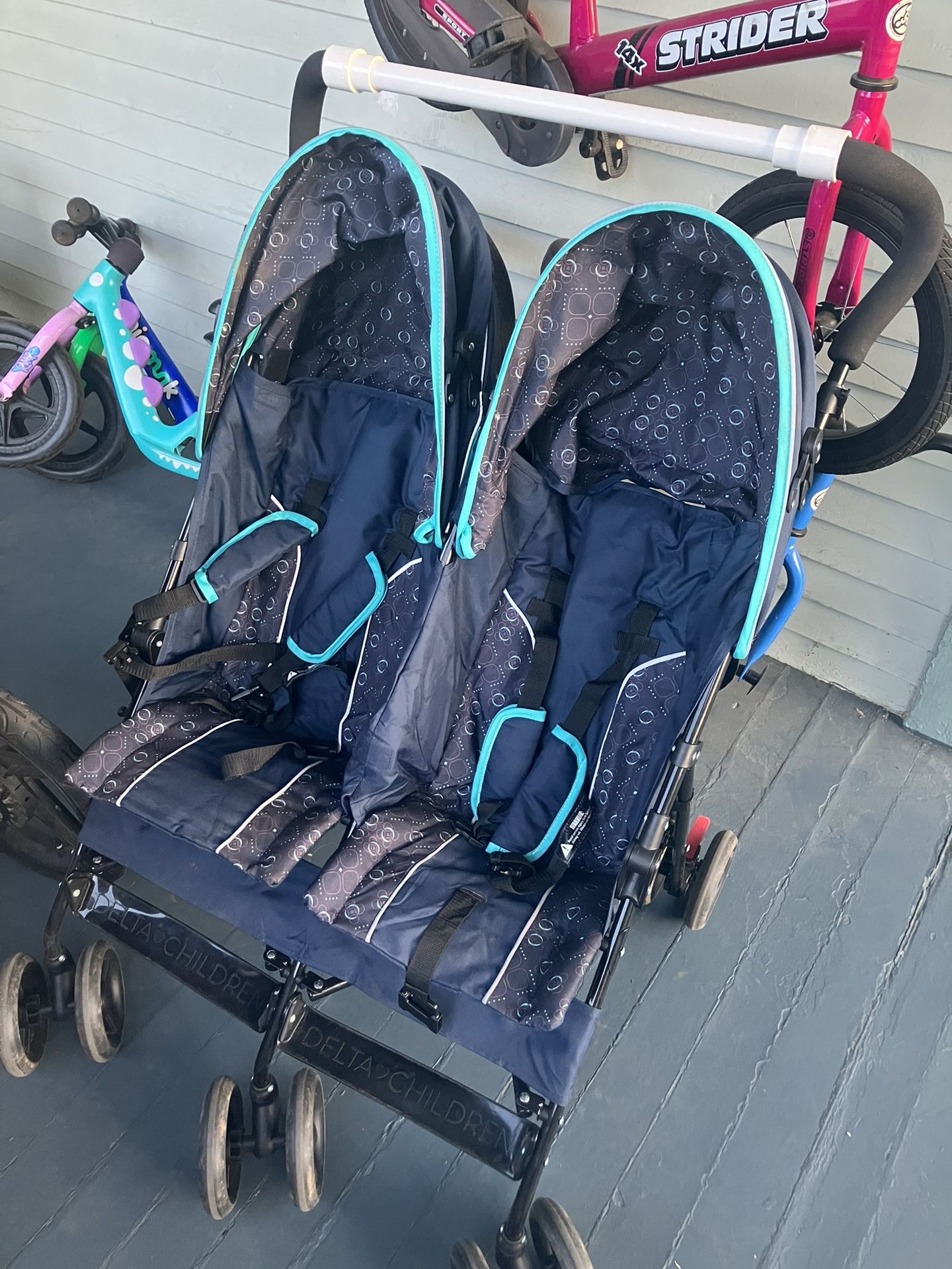 Delta Children Double Umbrella Stroller