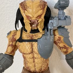 Action Figure. Predator 12 in Signature Dreadlocks, Mandibles