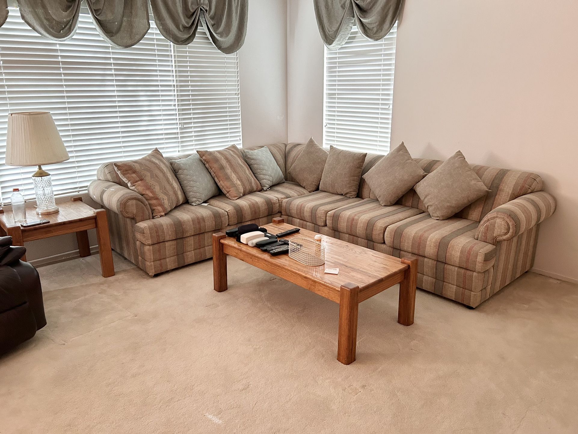 Sectional Sofa Living Room Set.