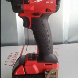 $379value FREE XC5.0 BATTERY! Milwaukee M18 FUEL 1/2" Impact Wrench 