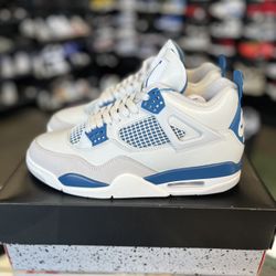 Jordan 4 “Military Blue” size 9