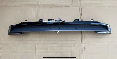 2025 Tesla Model Y Juniper Liftgate Lamp Assembly