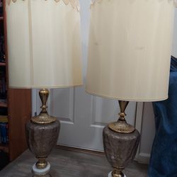 Vintage Mid Century Modern Lamp. 