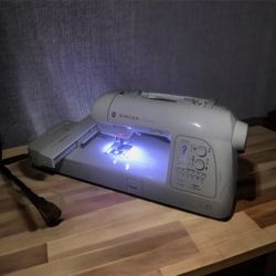 Singer Futura XL 580 Sewing and Embroidery Machine MSRP