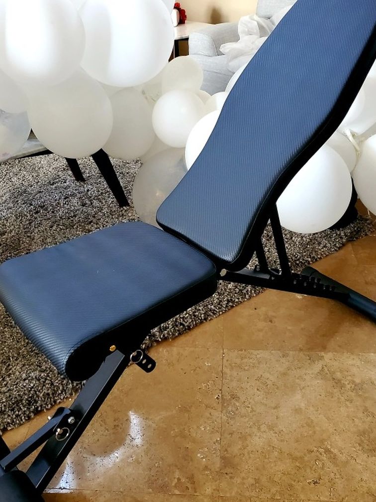 Weight Bench Holds 600 Pounds