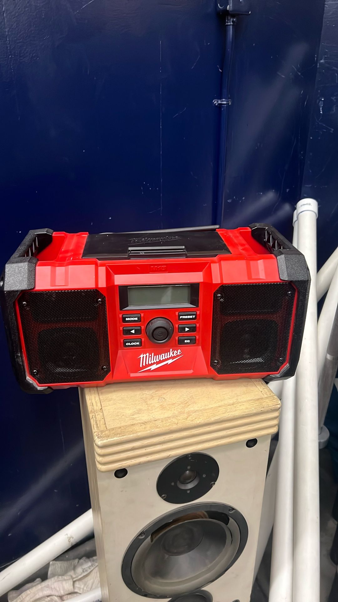 Milwaukee Speaker With Aux