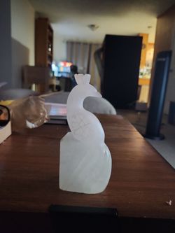 Peacock statue appears to be quartz. $30 or best offer.
