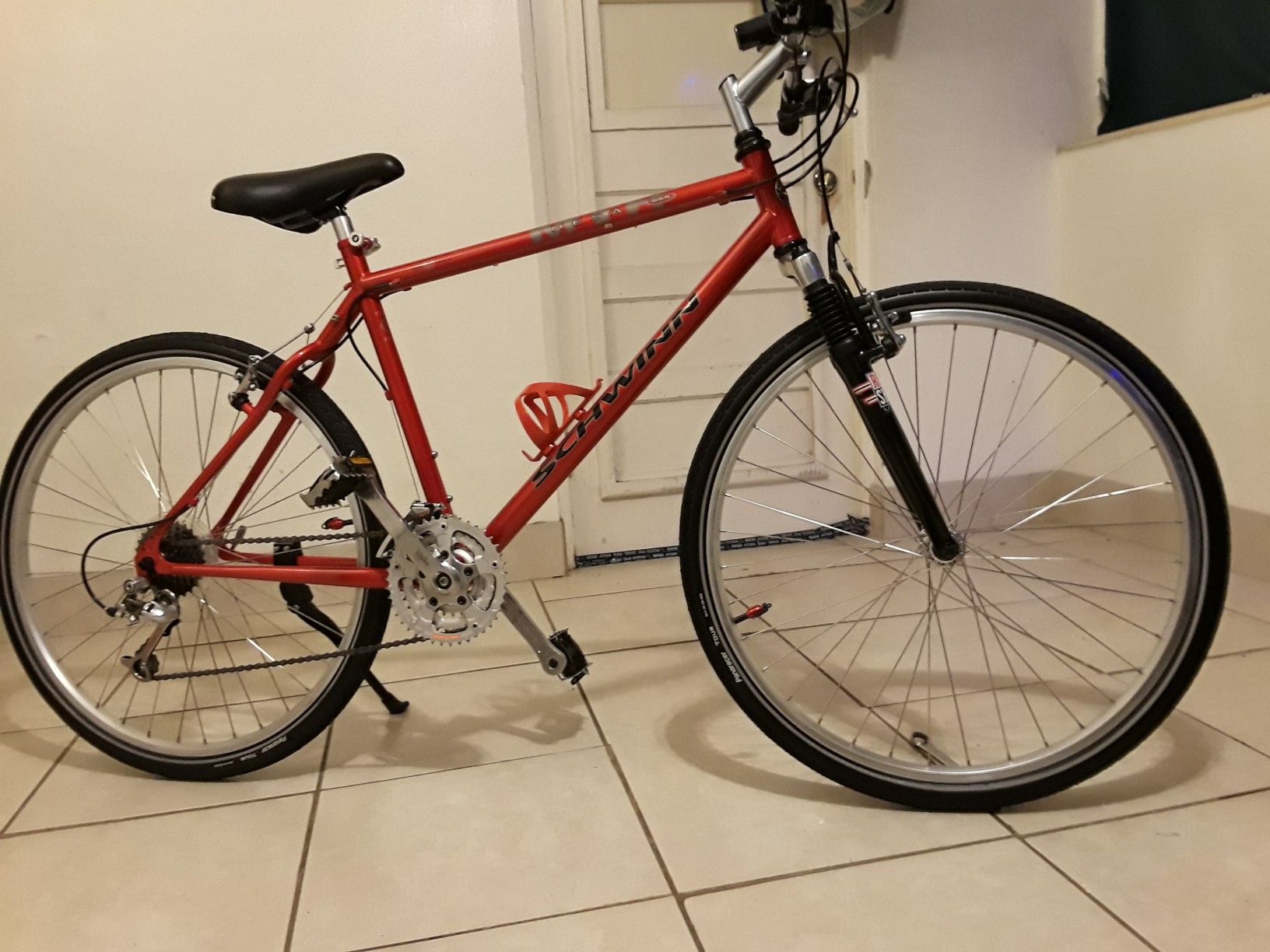 PRICE BREAK 1997 Schwinn Gsx Mesa for Sale in Saint Petersburg