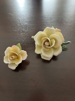 Napoleon Capodimonte Ceramic Roses Set of 2
