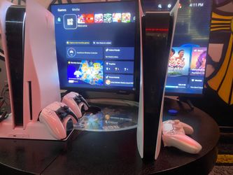 2 PS5 come with 3 controllers come with controller chargers