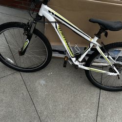 Specialized Hard rock Mountain Bike