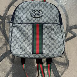 gucci bb supreme backpack