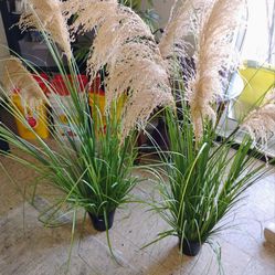 2 artificial plants 12,50 each pickup only cash