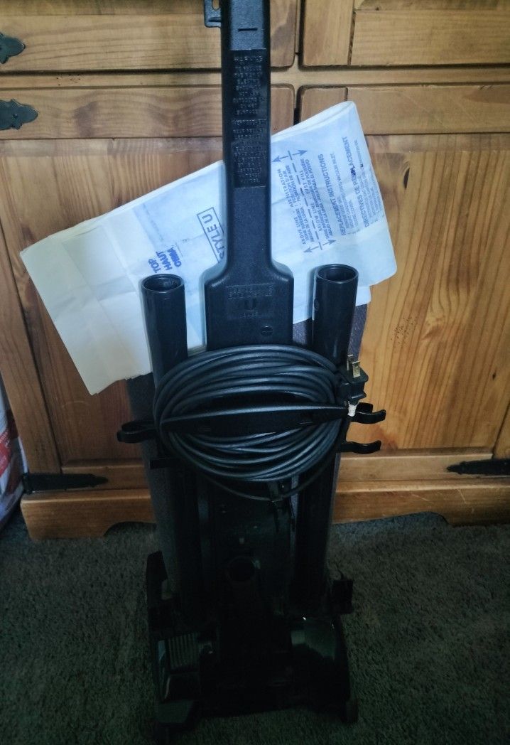 Eureka Bravo Vacuum Cleaner for Sale in Gainesville, GA - OfferUp