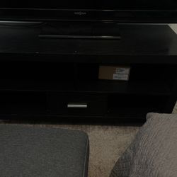 Dresser/Tv Stand 