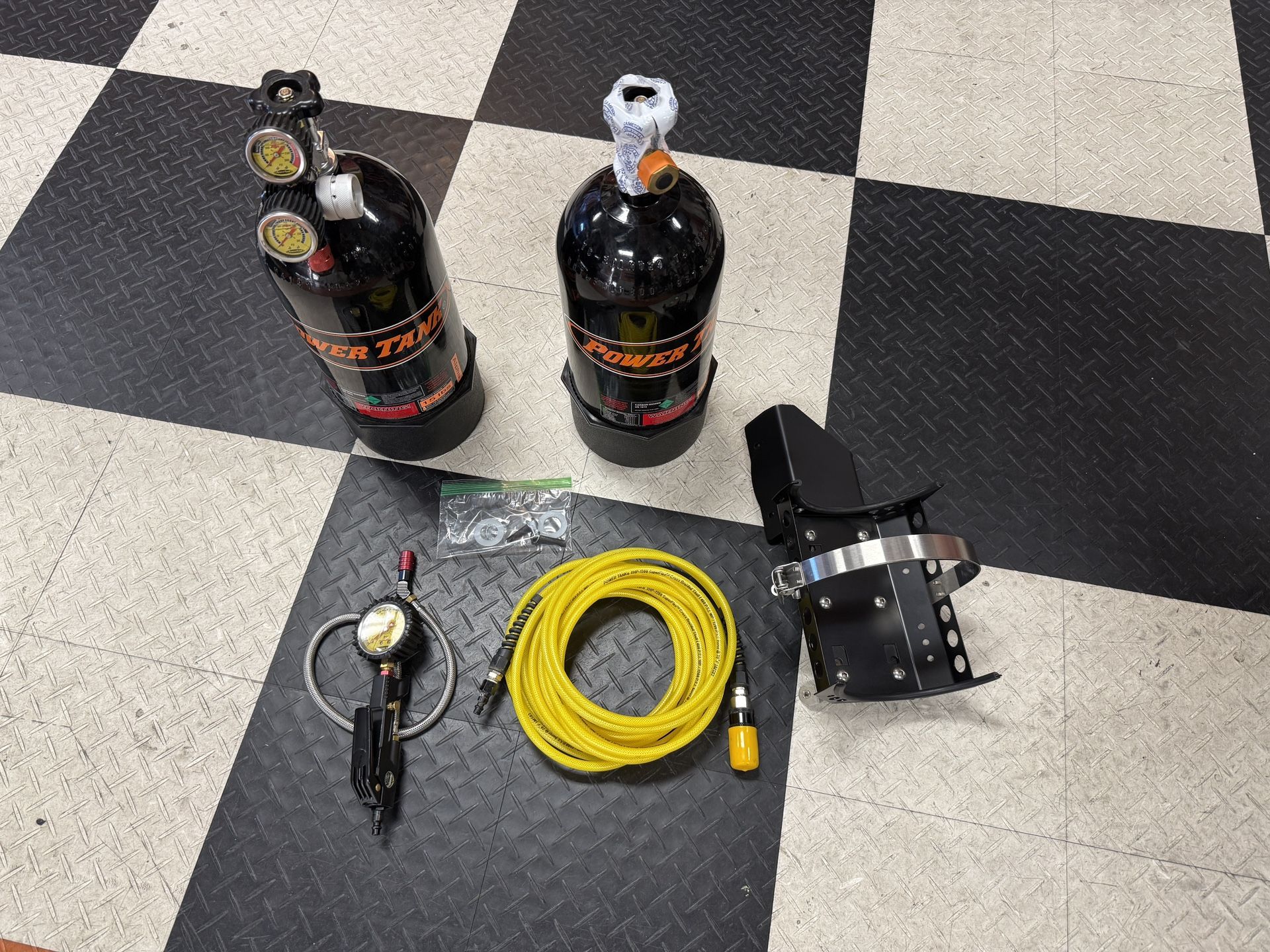 Power Tank Co2 for Jeep JLU - Passenger Side (10lbx2)