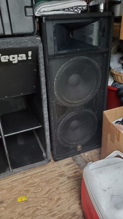 1 Cerwin-vega,1 Yamaha