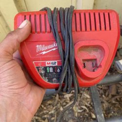 Milwaukee M12 Charger