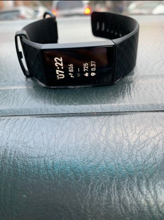 Fitbit Charge 4