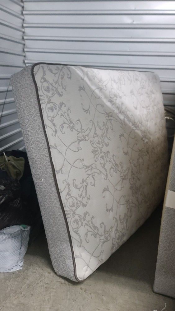 Queen size box spring and mattress