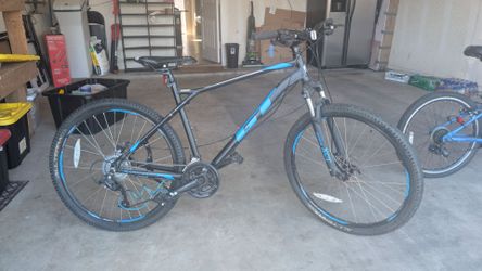 Mountain bike for Sale