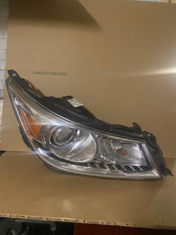 2010-2012 Buick Lacrosse Passenger Headlight
