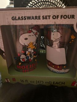 PEANUTS glassware Charlie Brown / Snoopy