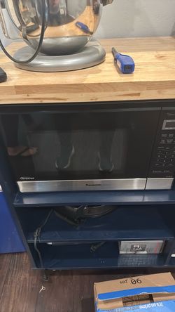 Panasonic microwave nn-sn67hs